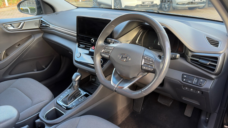 Hyundai IONIQ 1.6 GDi Plug-in Hybrid Premium 5dr DCT Hatchback